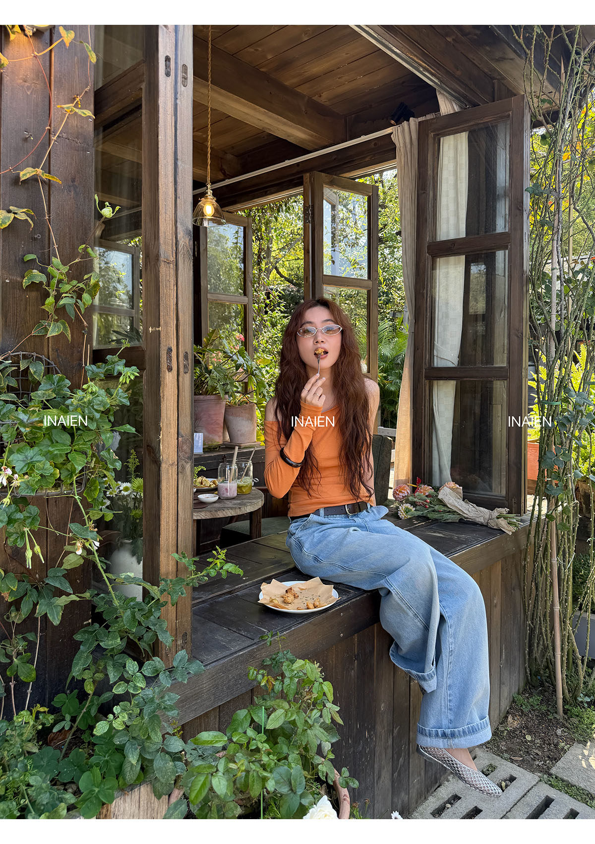 INAIEN笑笑家 стильные универсальные джинсы клеш с эффектом стирки