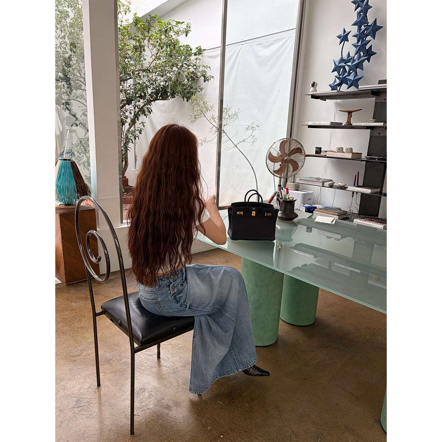 INAIEN笑笑家 "Санторини" прямая облегающая стройнящая джинсовая юбка с разрезом