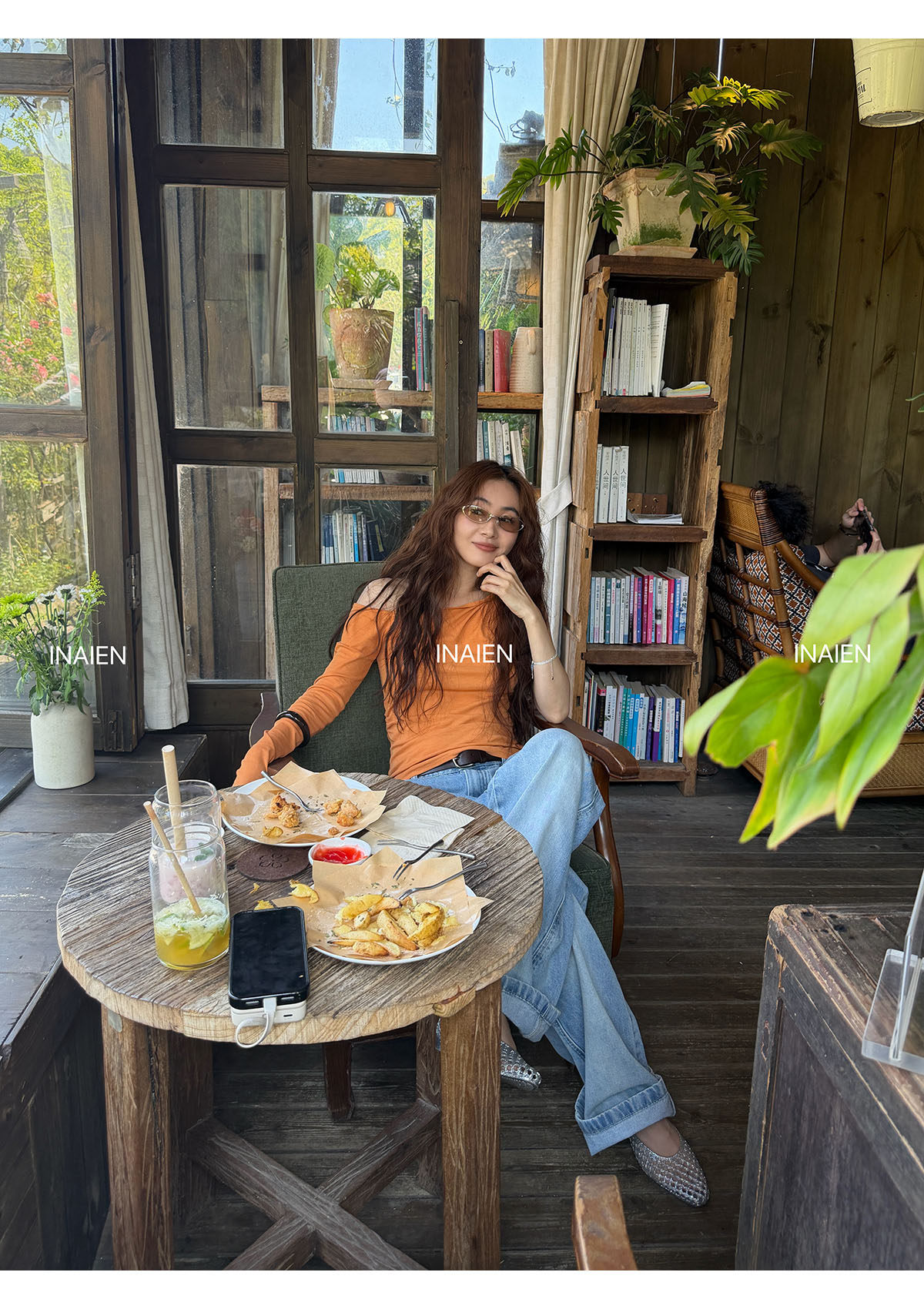 INAIEN笑笑家 стильные универсальные джинсы клеш с эффектом стирки