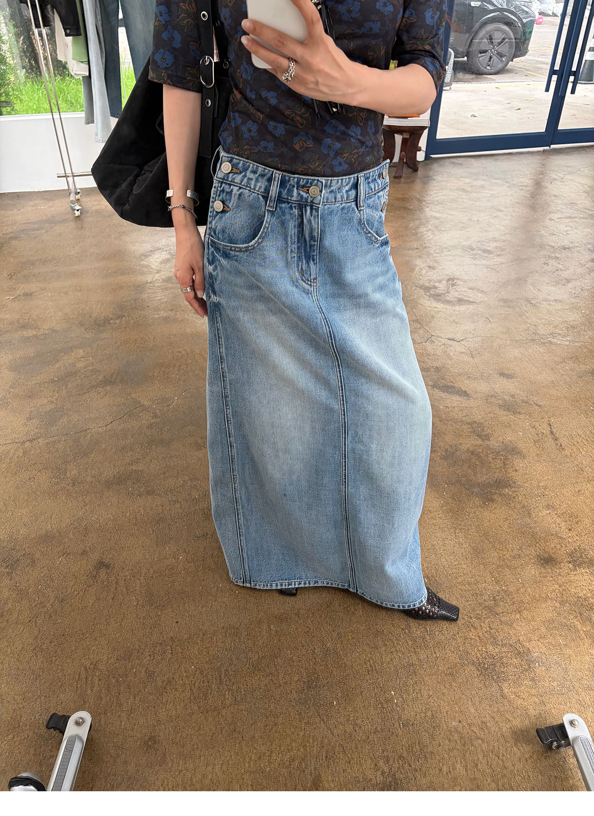 INAIEN笑笑家 "Санторини" прямая облегающая стройнящая джинсовая юбка с разрезом