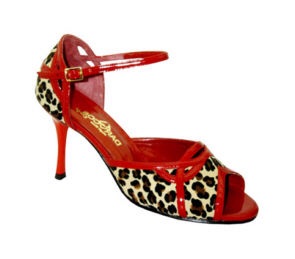 Take three Diamond special price female leather Latin shoes (exported to Germany)