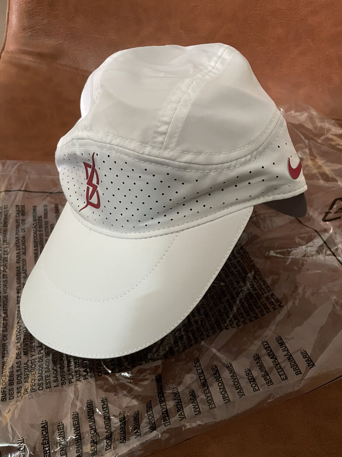 nike nike bowerman track club aerobill tailwind full top hat quick dry cap