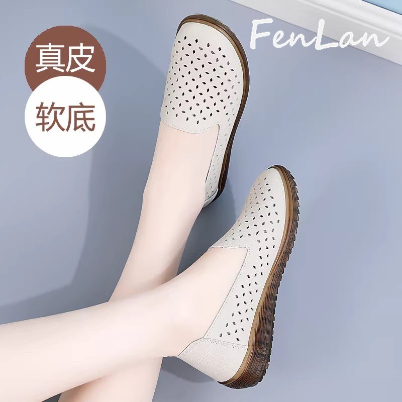 Summer Mom Shoes 2026 New Model Soft-Soled Non-Tiring Sandals for Middle-Aged and Elderly Women, Non-Slip Comfortable Hollow-Out Shoes