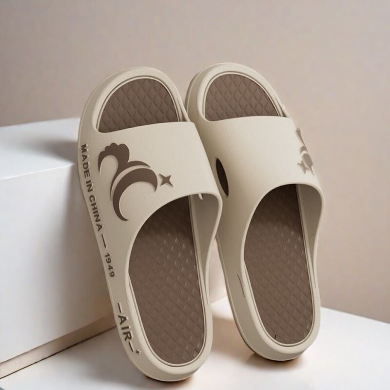 Men's Outdoor Sandals, Slip-On Slippers, New Summer Style, Indoor Non-Slip, soft sole Thick-Soled Slippers for Men Men's Outdoor Sandals, Slip-On Slippers, New Summer Style, Indoor Non-Slip, soft sole Thick-Soled Slippers for Men