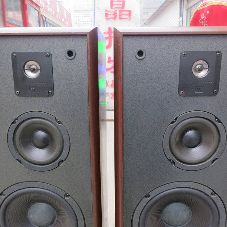 Original Imported Second Hand Jbl 3900 8 Inch Crumpled Basin Three Point Frequency Floor To Ceiling Speakers All Original