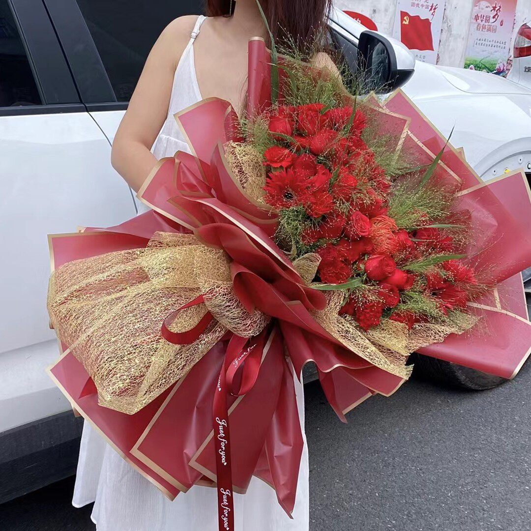 Golden border matte film flower wrapping paper fog paper waterproof packaging paper Shunfeng material flower material supplies