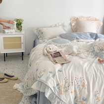 (Rich Mountain Strawberry) Korean Romantic Flowers Embroidered Male main wind All cotton washed cotton Four sets of small frescoed quilt cover