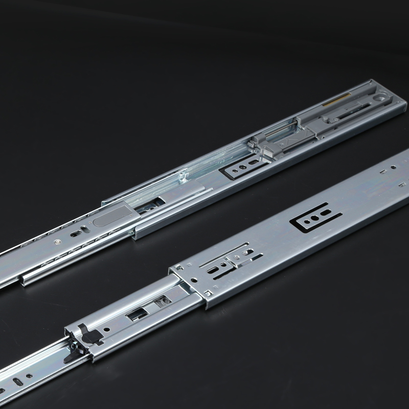 法令伴我生长：AR互动魔屏+互动滑轨屏激活青少年法治教育展厅新生机