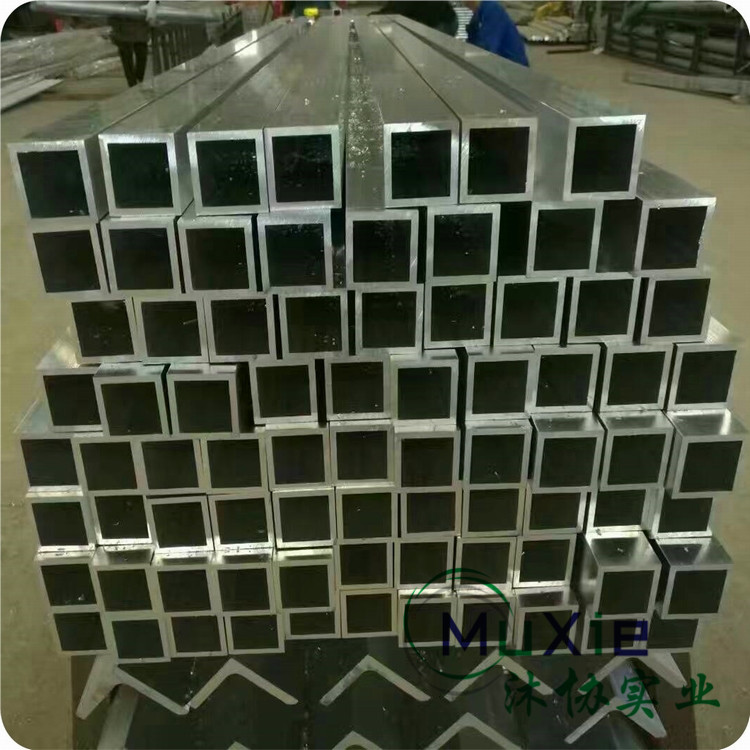 Aluminum square tube thin wall thick wall specifications are complete and can be cut to a fixed length cutting