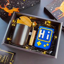 Valentines Day is suitable for giving boyfriends boys brothers practical creative birthday gifts meaningful surprise gift box sets