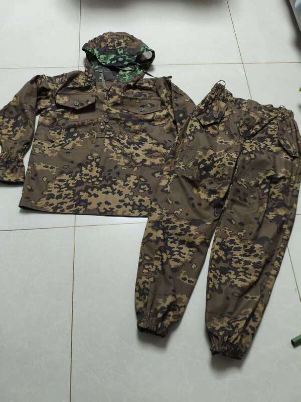 Original Russian Autumn-Patterned Double-Sided Camouflage Coverall, Used by Russian Sso Gru Fsb, Brand New in Stock
