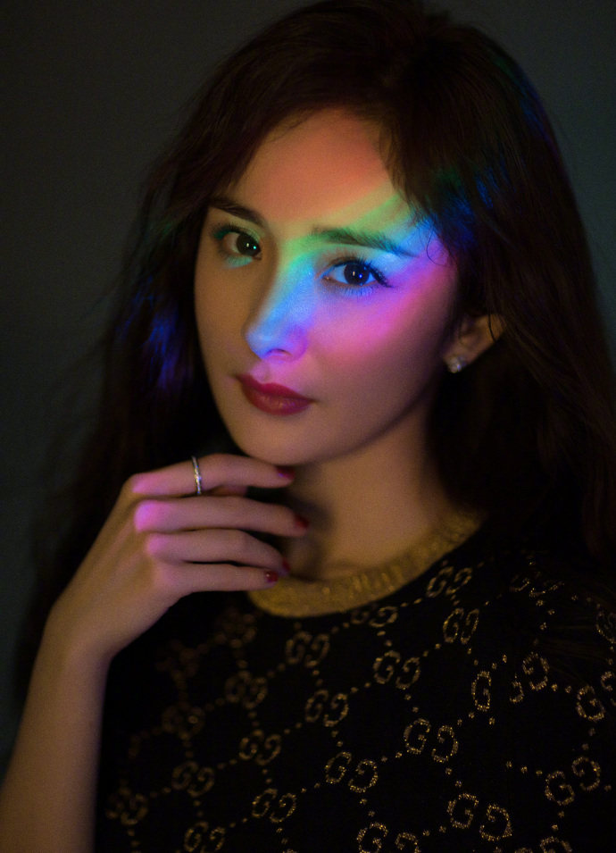 杨幂光影性感写真图片 杨幂黑色写真图片