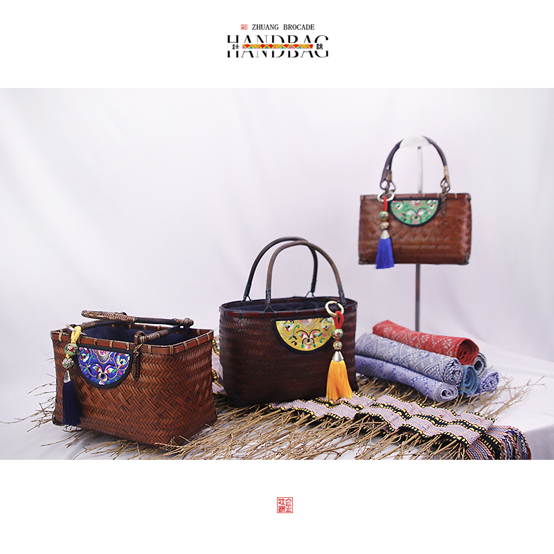 Golden Zhuangjin 2021 Guangxi Ethnic Wind Miao Embroidery Cup Cushion Bamboo handmade basket handbag holiday mid-size small number Support Custom