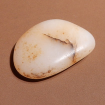 Ive lost money on dialect Hetian jade Xinjiang old ripe crispy autumn pear skin white jade Qin seed material raw stone toy material handle piece h7