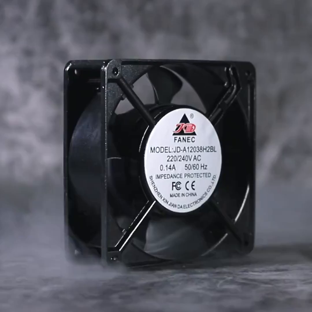 25块的风扇电机、真能够干翻空调。