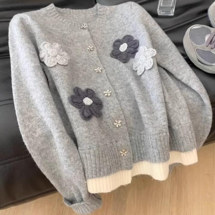 Design with a High-End Feel, Elegant Three-Dimensional Floral Knit Cardigan, Soft and Cozy, Short Style for Petite Women, Gray Sweater for Autumn and Winter Design with a High-End Feel, Elegant Three-Dimensional Floral Knit Cardigan, Soft and Cozy, Short Style for Petite Women, Gray Sweater for Autumn and Winter
