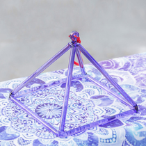 Les Pyramides Crystal Purple