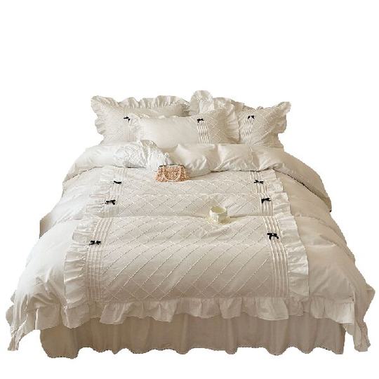 Ensemble de quatre pièces de style jupe de lit en pur coton 100 de style princesse avec housse de couette à bord en coton style crème 1.8 literie de style drap-housse
