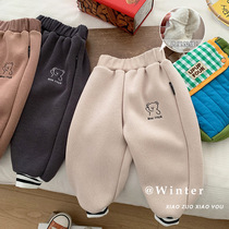 Childrens plush pants 0-5 years old winter clothes boy embroidered bear casual pants baby integrated suede trousers big PP pants