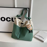 Белый с подвесным местом для зеленого пояса на 24 часовых секунд