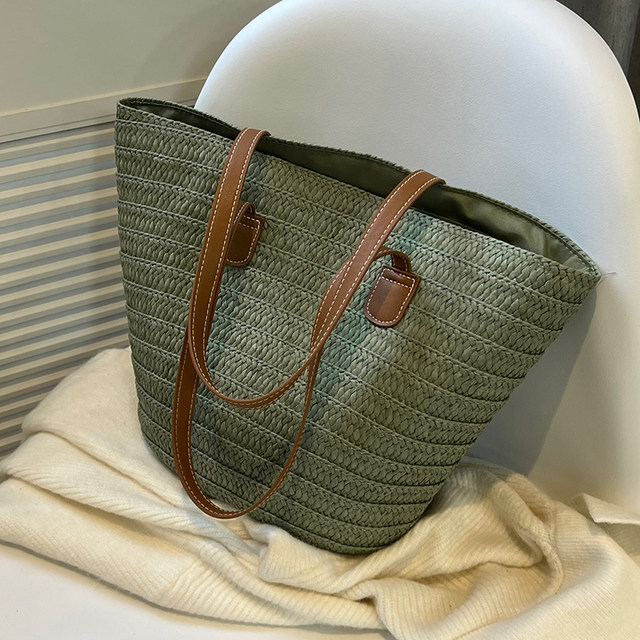 Straw bag women's large capacity 2023 new holiday beach straw bag woven bucket bag vegetable basket commuter tote bag