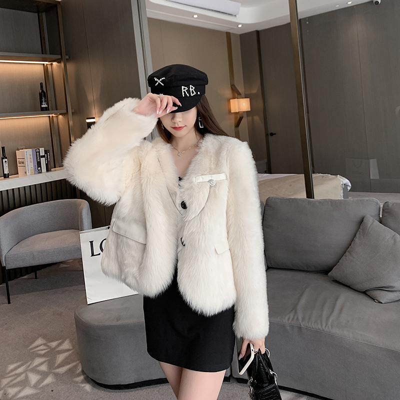 2022 Winter Haining Tuscany Fur One Lamb Wool Leather Coat Ladies Short Young Fur Coat