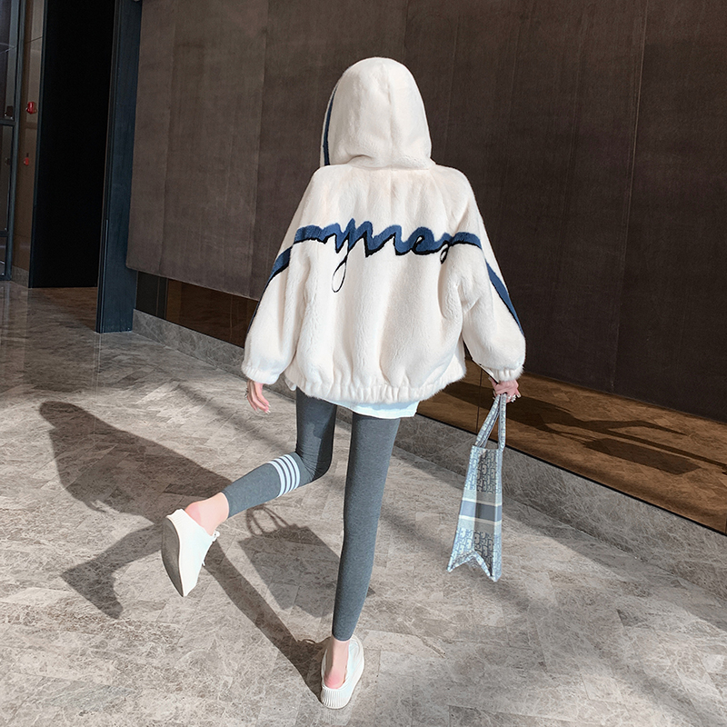 2022 Winter New Imported Velvet Mink Fur Coat Women Whole Mink Hooded Fur Short Mink Fur Coat