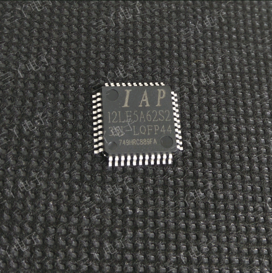 IAP12LE5A62S2-35I-LQFP44 IAP12LE5A62S2 new original