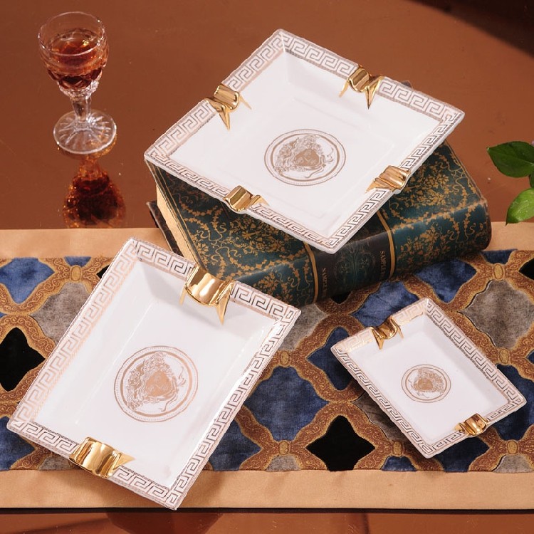 Bone Porcelain Ceramic Cigarettes Ashtrays High-end Ktv Clubhouse Nightclub Medusa Creative Web Red Superior Cigar Pendulum