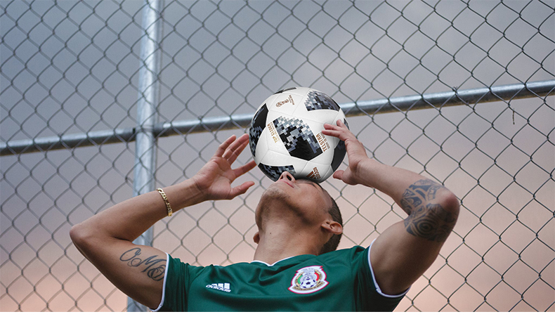 Adidas adidas 2018 Nga World Cup bóng đá bóng 5 bóng người lớn FIFA chứng nhận chính thức giá tất bóng đá