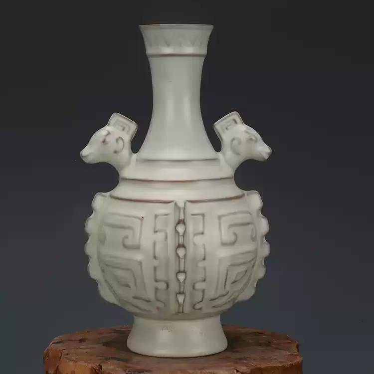 宋代汝窑月白釉羊头尊花插仿古花瓶摆件古董古玩五大名窑收藏品