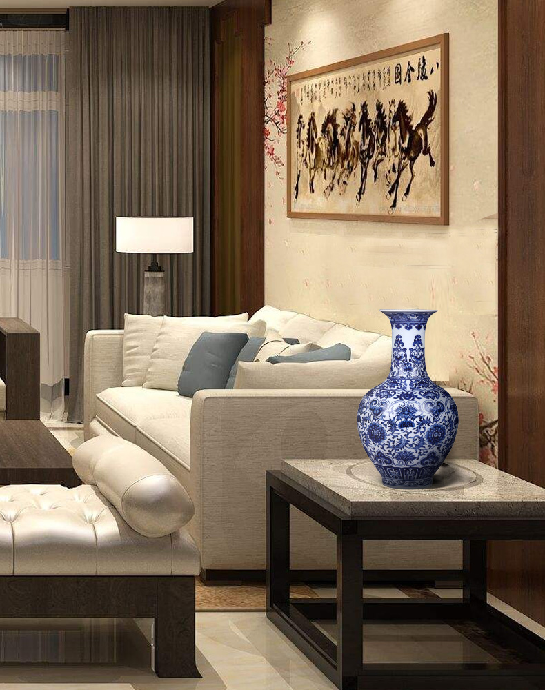 Jingdezhen ceramics archaize sitting room of large Chinese blue and white porcelain vase flower arranging household adornment rich ancient frame furnishing articles