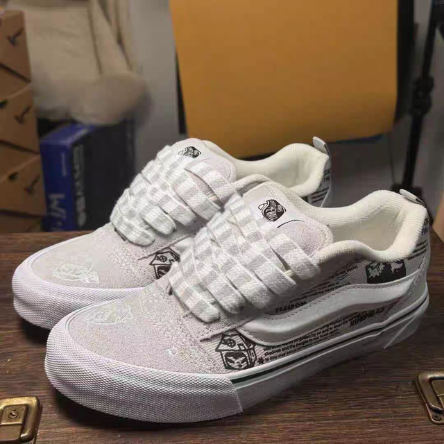Meiqi Vance Bubble Mart KnuSkool Gray and White Graffiti Bread Shoes Couple Style American Retro Casual Internet Celebrity