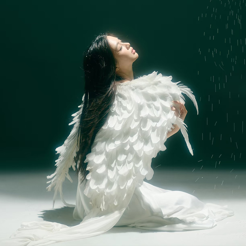 Red Book Recommends Large White Angel Wings Props for Studio Photography, Video Shooting, Model Runway Shows, and Wings Props