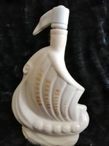 Old wine bottle collector exchange meeting Special type plain sailing empty bottle display decoration decoration