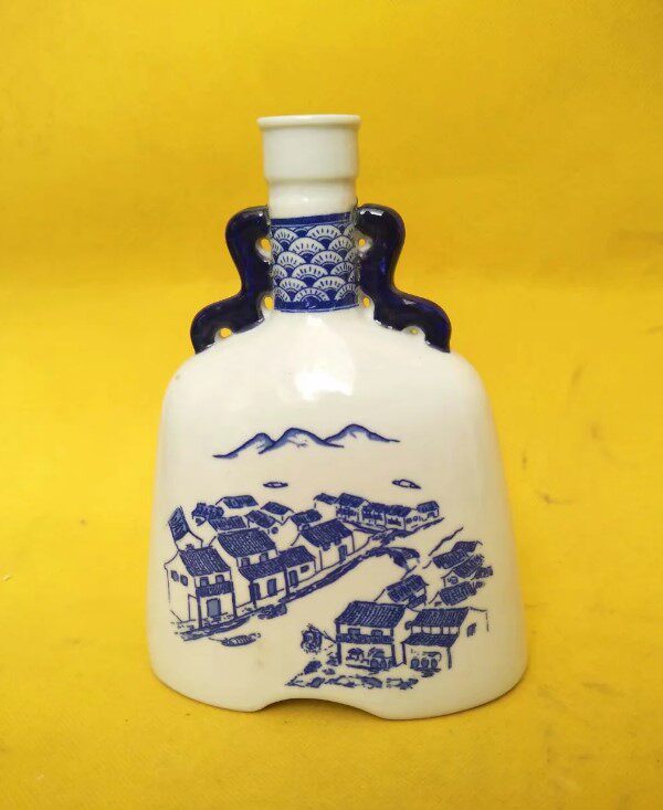 Wine bottle decoration foreign wine bottle blue and white porcelain fifteen years old Luzhen Huadiao wine empty bottle old porcelain bottle collection