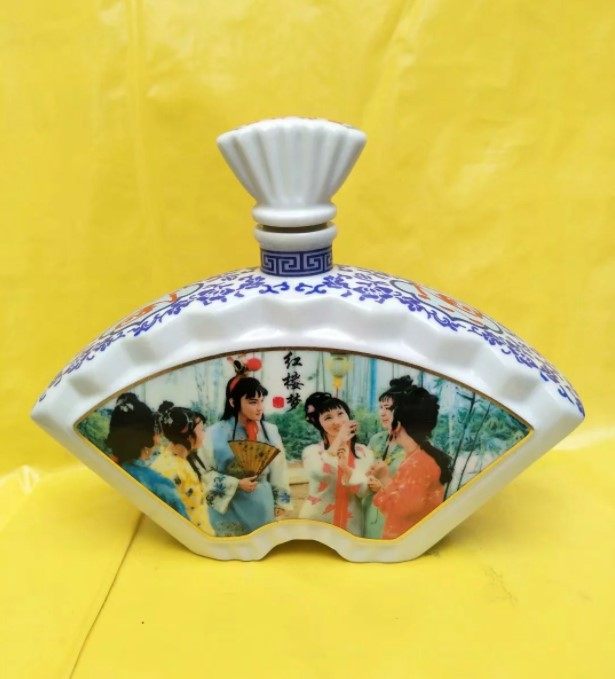 Wine bottle empty bottle Jingdezhen ceramic wine bottle four famous red chamber dream character wine bottle collection decoration decoration