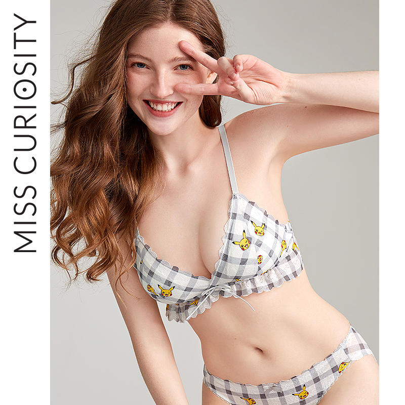 Remove the curious Miss French lingerie lace cute cup cup cute cup is removable without convex comfort and unconstrained