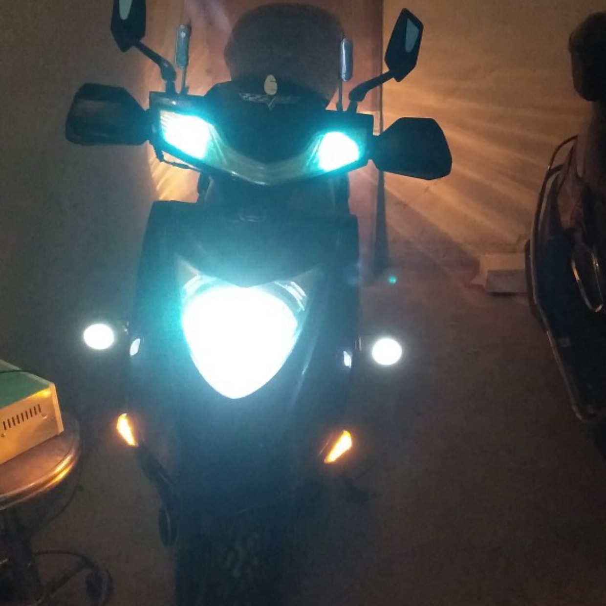 Finto Qiaoge LED điều chỉnh ánh sáng lần lượt ánh sáng tam giác ánh sáng WISP đèn pha điện bật tín hiệu lắp ráp - Đèn xe máy den led xe may