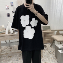 Mr. Short-term retro flower black T-shirt men Korean version of the trend summer loose lovers Joker casual short sleeves
