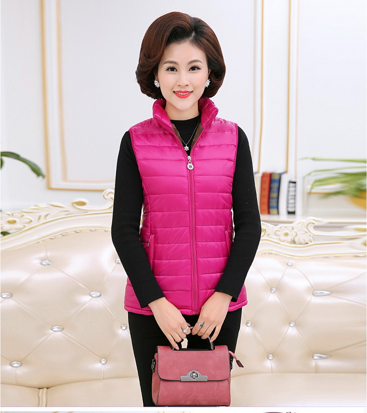 Phụ nữ trung niên cộng với áo vest nhung mùa thu tải mẹ xuống áo vest cotton cho phụ nữ trung niên mặc áo vest dày áo sơ mi trung niên