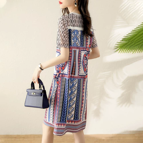 Модное летнее шелковое платье