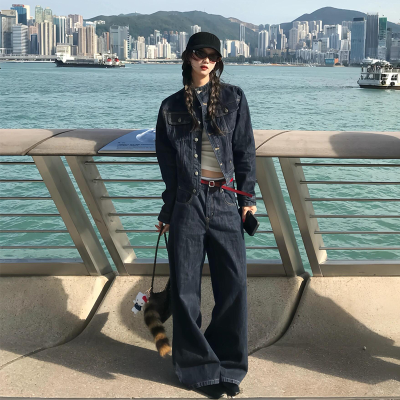 Autumn American Retro Denim Suit for Women, Two-Piece Set with High-Waisted Pants and Jacket, a Very Stylish Outfit