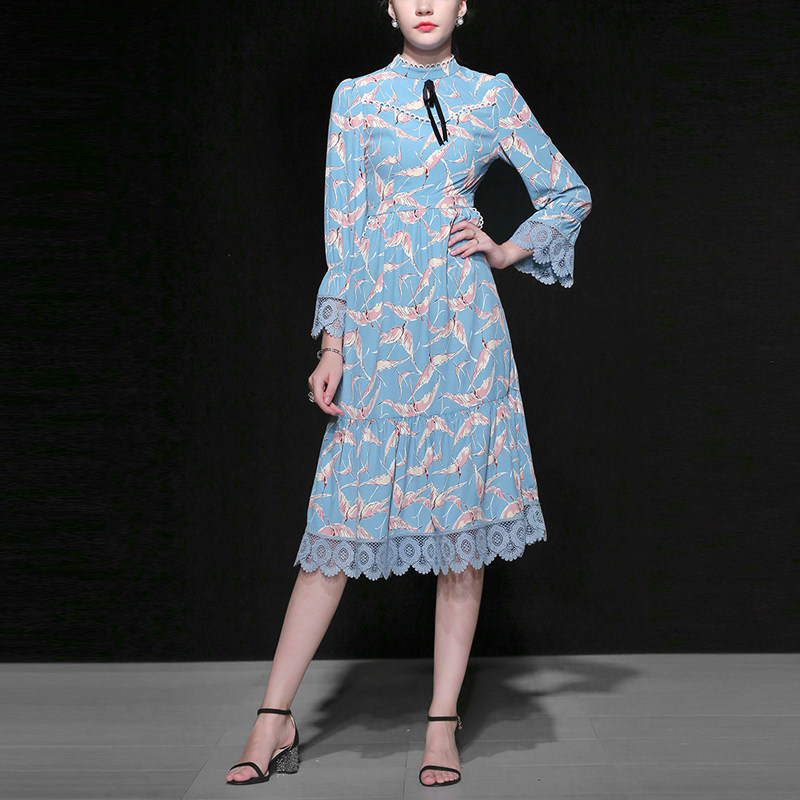 秋季气质名媛复古长裙蕾丝显瘦中长款碎花连衣裙女装秋装2017新款