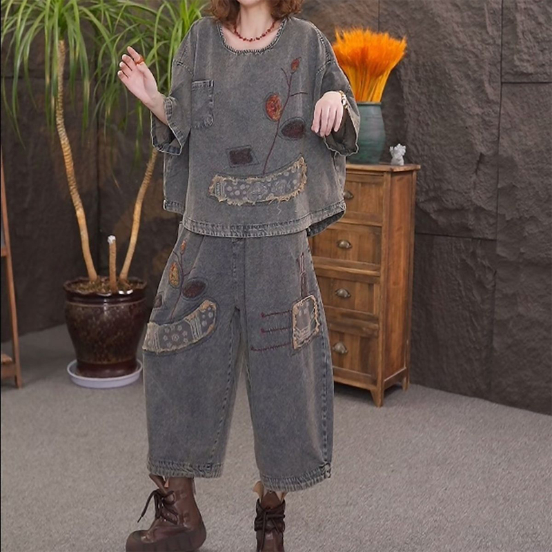 Middle-Aged Women's Spring and Summer Ethnic Style Denim T-Shirt Set, Mother's Plus-Size Patchwork Denim Capri Pants Two-Piece Set