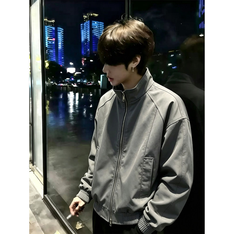American-Style Deconstructed Short Jacket for Men, Autumn Stand-Collar Pilot Jacket, Cool Baseball Jacket, Boxy Short Silhouette American-Style Deconstructed Short Jacket for Men, Autumn Stand-Collar Pilot Jacket, Cool Baseball Jacket, Boxy Short Silhouette