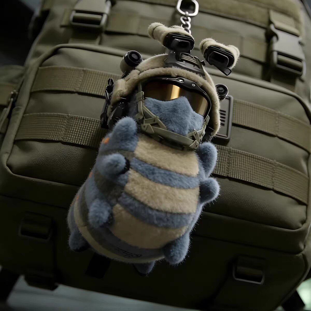 面白くて風変わりなコットン人形のキーホルダー。デルタフォース関連のバックパックの装飾にも最適。クラスメートへのクリエイティブな贈り物にもなります。