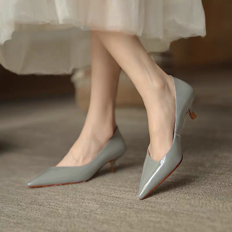 GANAIER STYLE GENTLE WIND ~ CAT HEEL POINTED BAG SHOES WOMAN LIGHT MOUTH LACQUERED LEATHER HEEL HIGH HEEL SHOES NUDE COLOR