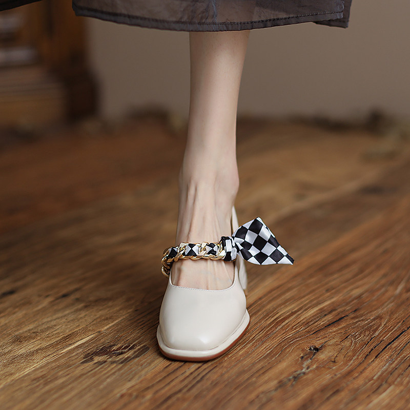 GANAIER upper foot giant looks ~ genuine leather Baotou sandal women's new coarse heel square rear empty shoes 4 5CM