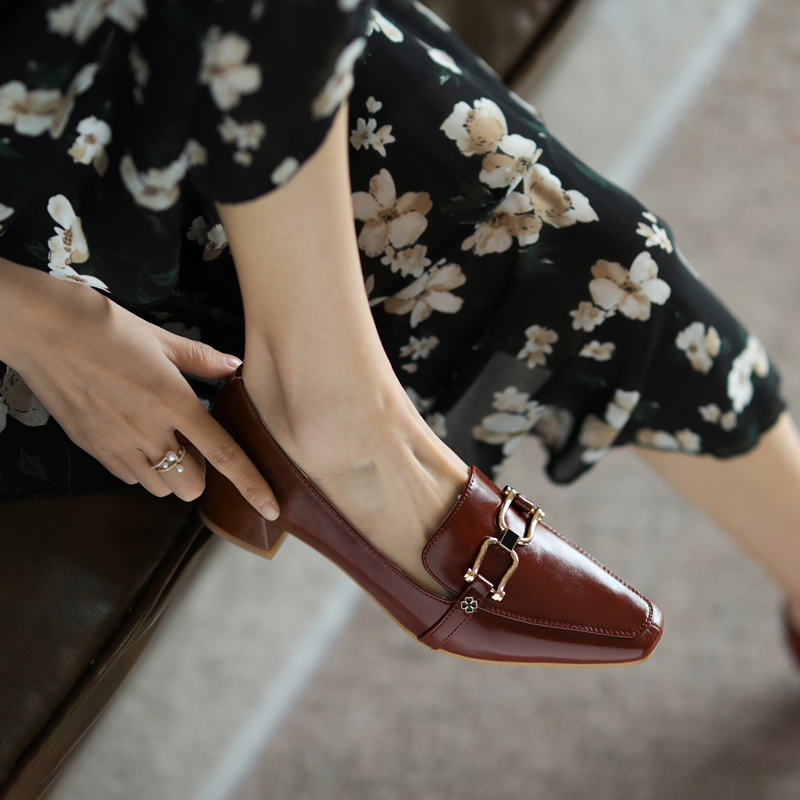 GANAIER retro leather square-toe thick-heeled shoes women's metal buckle small leather shoes all-match brown loafers 4CM